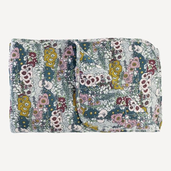 kate quinn Other - NWT Kate Quinn Hollyhock Classic Circle Quilt Bamboo HTF